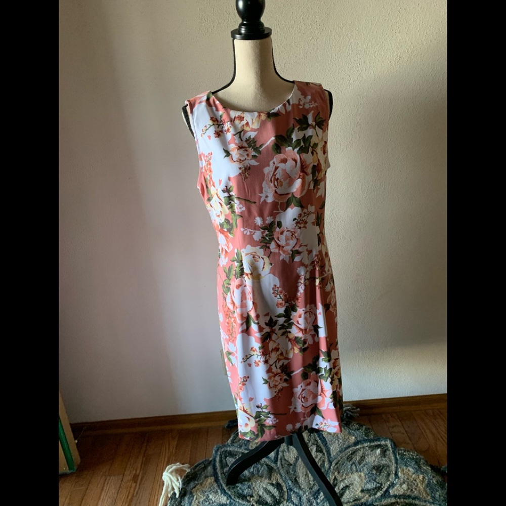Simply beautiful floral sleeveless dress